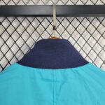 cortaviento-chelsea-2025-2026-cuello-trasero