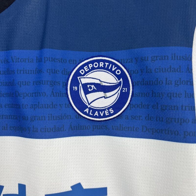 camiseta-deportivo-de-alavés-segunda-equipacion-2025-2026-escudo