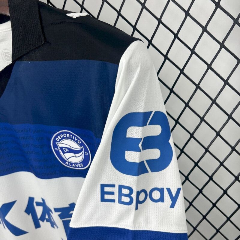 camiseta-deportivo-de-alavés-segunda-equipacion-2025-2026-puño