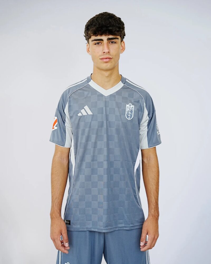 camiseta-granada-tercera-equipacion-2025-2026-1