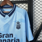camiseta-las-palmas-segunda-equipacion-2025-2026-puño