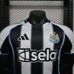 camiseta-newcastle-primera-equipacion-version-jugador-2025-2026-pecho