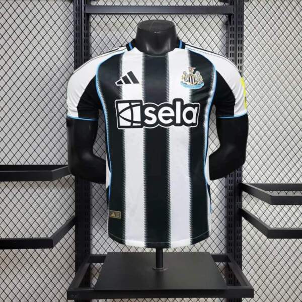 camiseta-newcastle-primera-equipacion-version-jugador-2025-2026 camiseta-newcastle-primera-equipacion-version-jugador-2025-2026