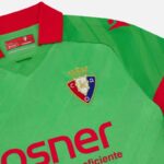 camiseta-osasuna-segunda-equipacion-2025-2026-escudo