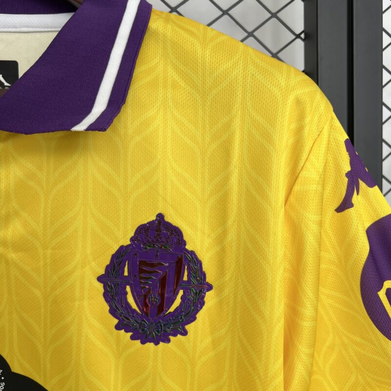 camiseta-real-valladolid-tercera-equipacion-2025-2026-escudo