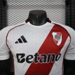 camiseta-river-plate-primera-equipacion-version-jugador-2025-2026-pecho