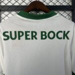 camiseta-sporting-de-lisboa-cuarta-equipacion-2025-2026-cuello-trasero