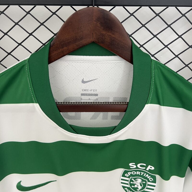 camiseta-sporting-de-lisboa-primera-equipacion-2025-2026-cuello