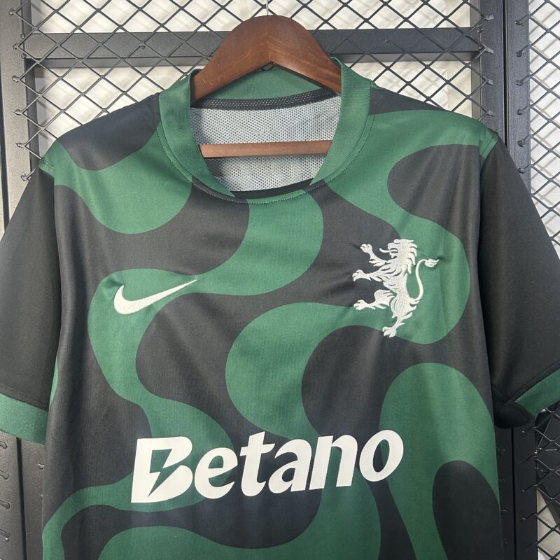 camiseta-sporting-de-lisboa-quinta-equipacion-2025-2026-cuello