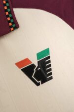 camiseta-venezia-fc-segunda-equipacion-2025-2026-escudo