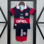 conjunto-niño-bayern-de-munich-primera-equipacion-retro-1997-1999