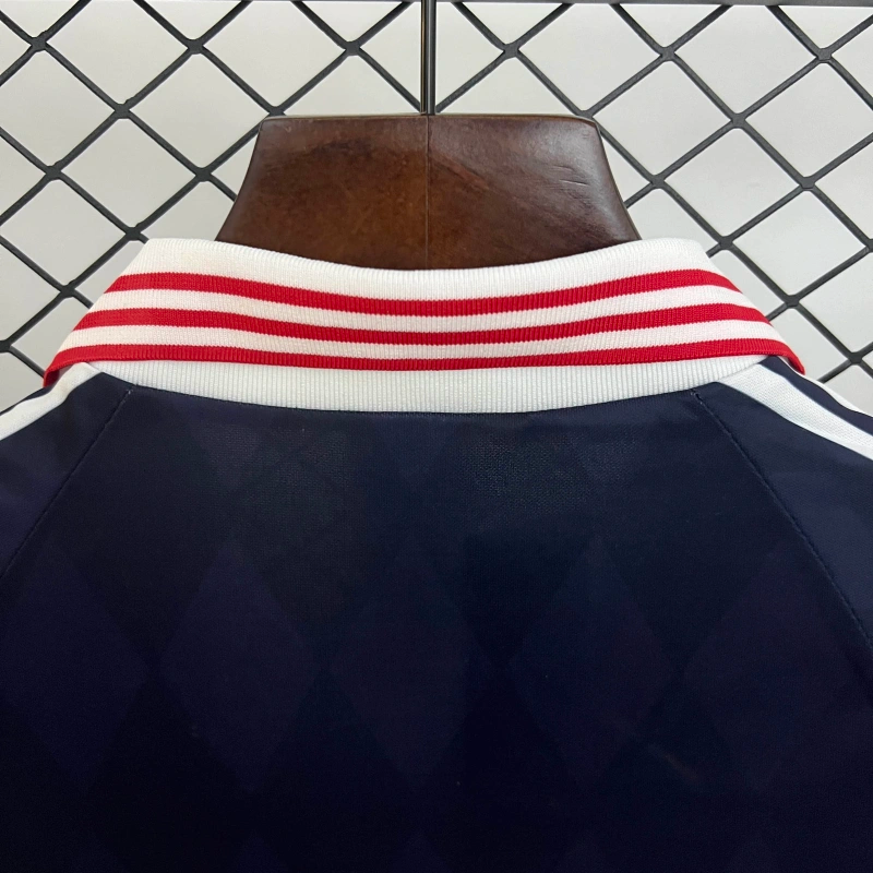 conjunto-niño-bayern-de-munich-primera-equipacion-retro-1997-1999-cuello-trasero