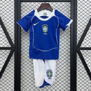 Conjunto Niño Brasil Segunda Equipacion Retro 2004