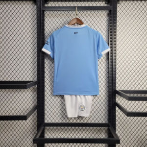 conjunto-niño-manchester-city-primera-equipacion-2025-2026-parte-trasera