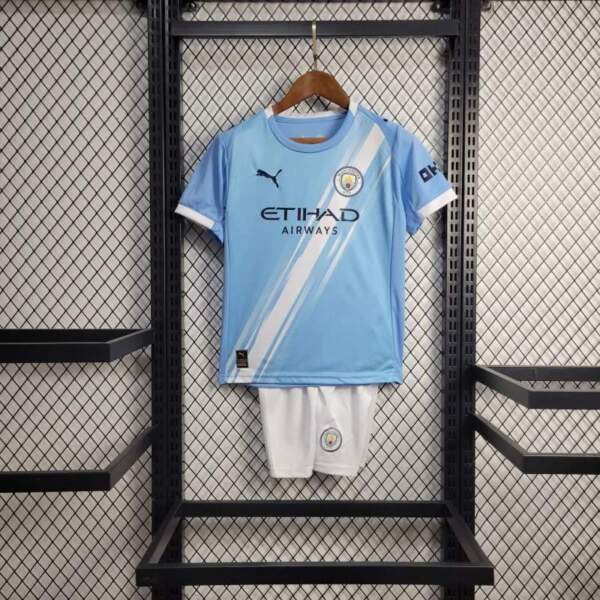 conjunto-niño-manchester-city-primera-equipacion-2025-2026 conjunto-niño-manchester-city-primera-equipacion-2025-2026