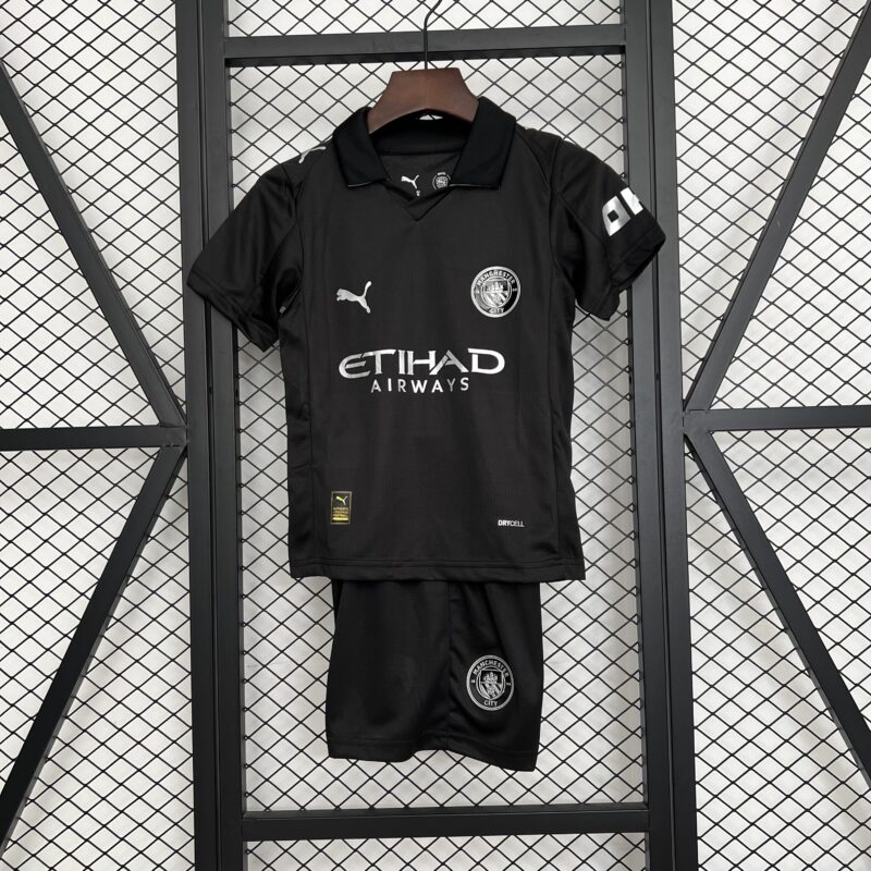 conjunto-niño-manchester-city-segunda-equipacion-2025-2026 conjunto-niño-manchester-city-segunda-equipacion-2025-2026