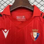 conjunto-niño-osasuna-primera-equipacion-2025-2026-cuello