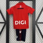 conjunto-niño-osasuna-primera-equipacion-2025-2026-parte-trasera