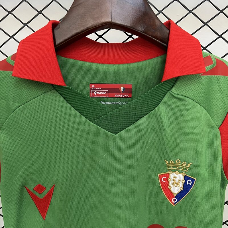 conjunto-niño-osasuna-segunda-equipacion-2025-2026-cuello