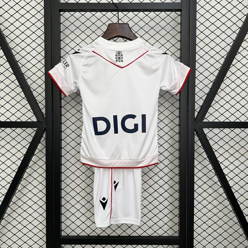 conjunto-niño-osasuna-tercera-equipacion-2025-2026-parte-trasera
