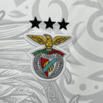 Camiseta Benfica Edición Especial 2025-26 escudo.