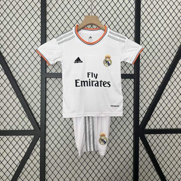 Conjunto niño Retro Real Madrid 2013-2014 Conjunto niño Retro Real Madrid 2013-2014
