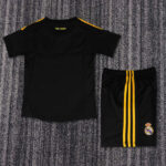 Conjunto niño Retro Real Madrid portero 2011-2012 negro dorsal