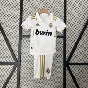 Conjunto niño Retro Real Madrid primera equipacion 2011-2012