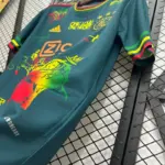 camiseta-ajax-bob-marley-edicion-especial-2025-2026-lateral