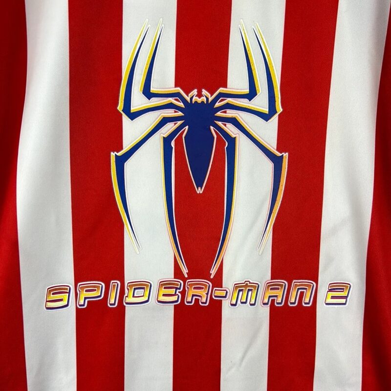 camiseta-atletico-de-madrid-spiderman-manga-larga-2005-pecho