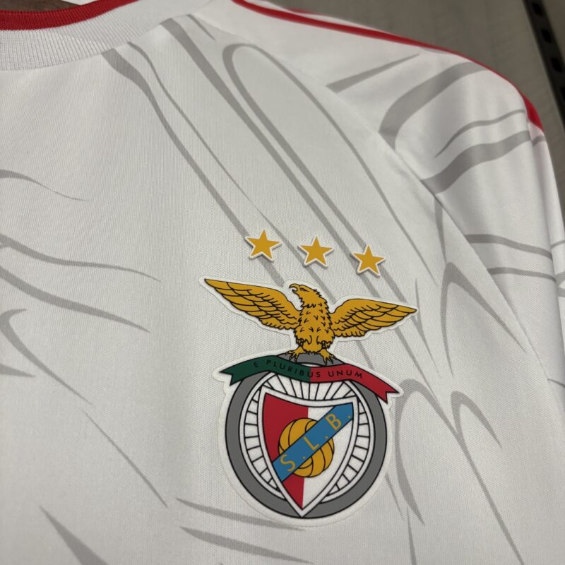 camiseta-benfica-edicion-especial-2025-2026-escudo