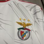 camiseta-benfica-edicion-especial-2025-2026-escudo
