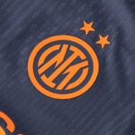 camiseta-inter-milan-tercera-equipacion-2025-2026-escudo