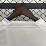 camiseta-lyon-primera-2025-cuello-trasero
