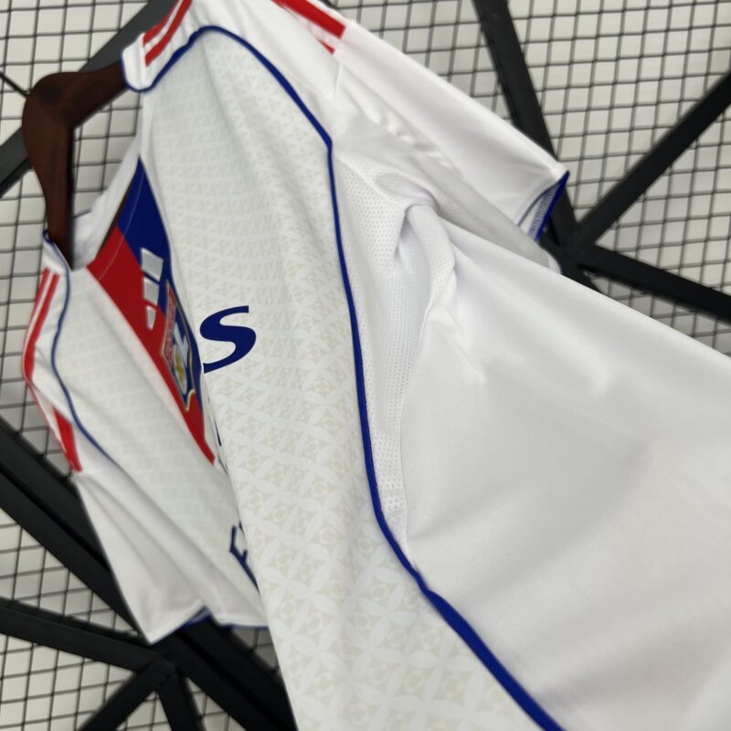 camiseta-lyon-primera-2025-lateral