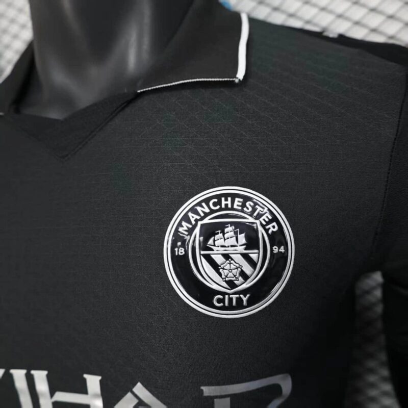 camiseta-manchester-city-segunda-equipacion-version-jugador-2025-2026-escudo