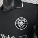 camiseta-manchester-city-segunda-equipacion-version-jugador-2025-2026-escudo
