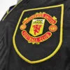 camiseta-manchester-united-version-jugador-1993-1994-escudo