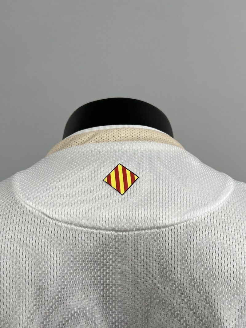 camiseta-villarreal-segunda-equipacion-2025-2026-cuello-trasero