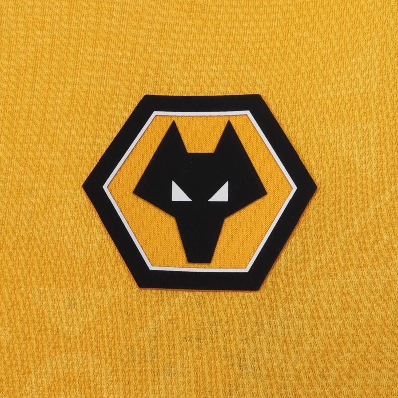 camiseta-wolves-primera-equipacion-2025-2026-escudo