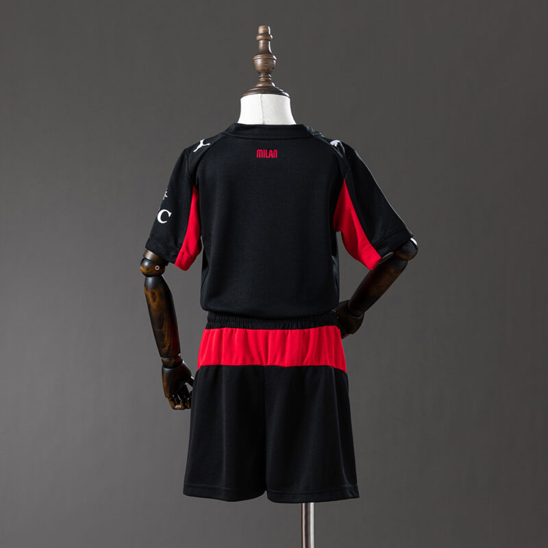 conjunto-niño-ac-milan-primera-equipacion-2025-2026-parte-trasera