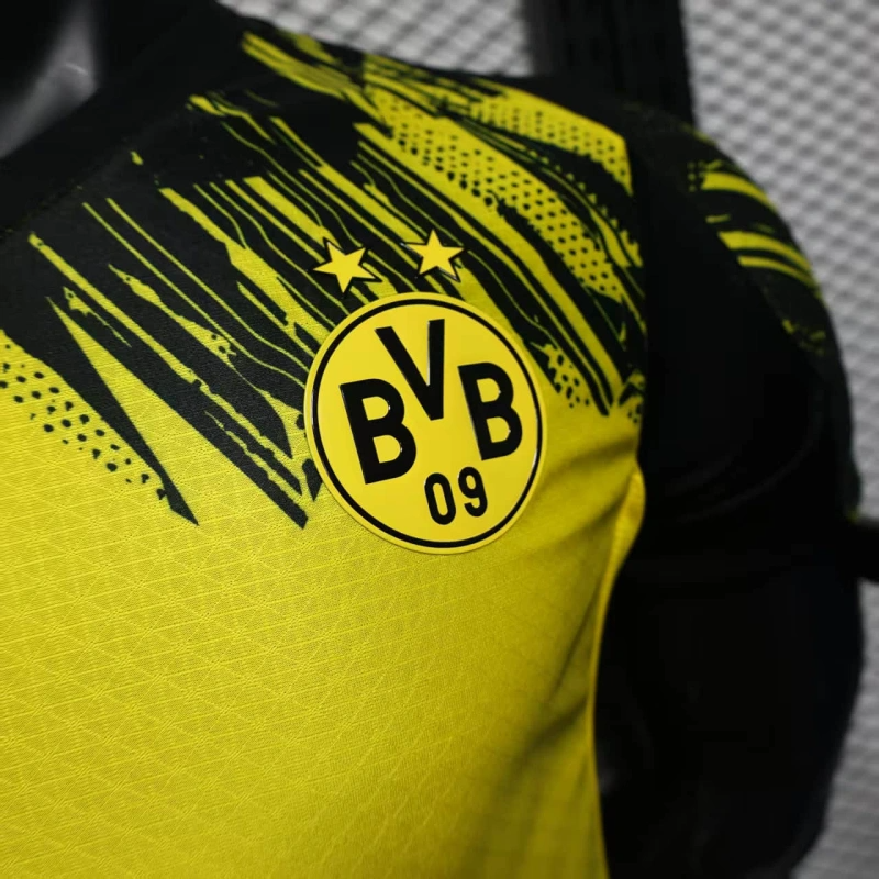 Camiseta Borussia Dortmund Primera Equipacion 2025-26 Versión Jugador-escudo