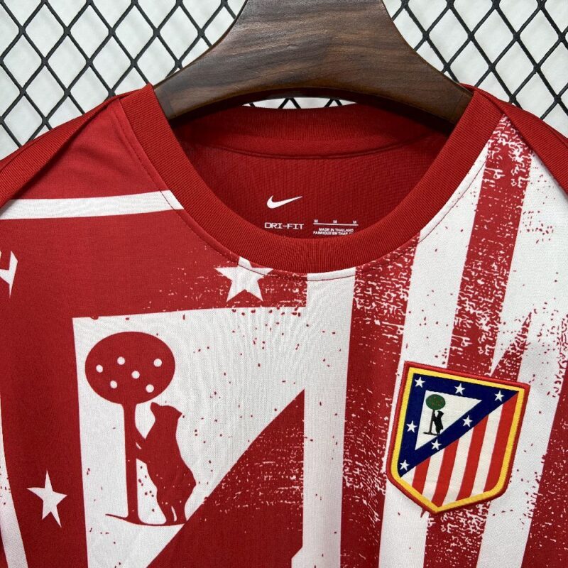 camiseta-atletico-de-madrid-pre-partido-2025-2026-cuello