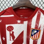 camiseta-atletico-de-madrid-pre-partido-2025-2026-cuello
