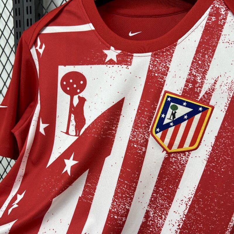 camiseta-atletico-de-madrid-pre-partido-2025-2026-pecho
