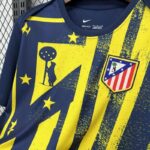 camiseta-atletico-madrid-pre-partido-2025-2026-cuelllo