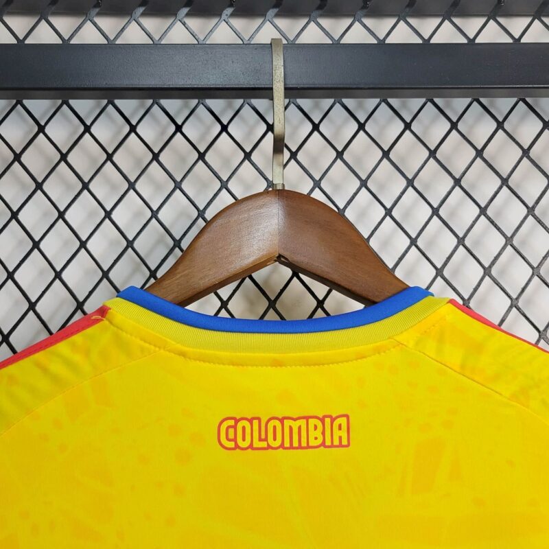 camiseta-colombia-mujer-primera-equipacion-2026-1-cuello-trasero