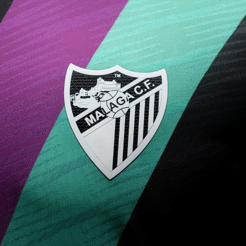 camiseta-malaga-segunda-equipacion-2025-2026-escudo