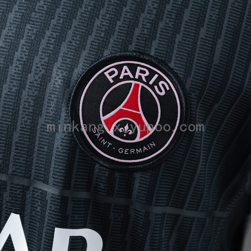 camiseta-psg-cuarta-equipacion-2025-2026-escudo