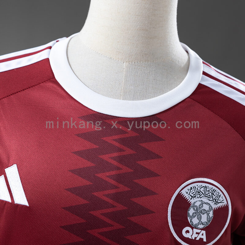 camiseta-qatar-primera-equipacion-2026-cuello